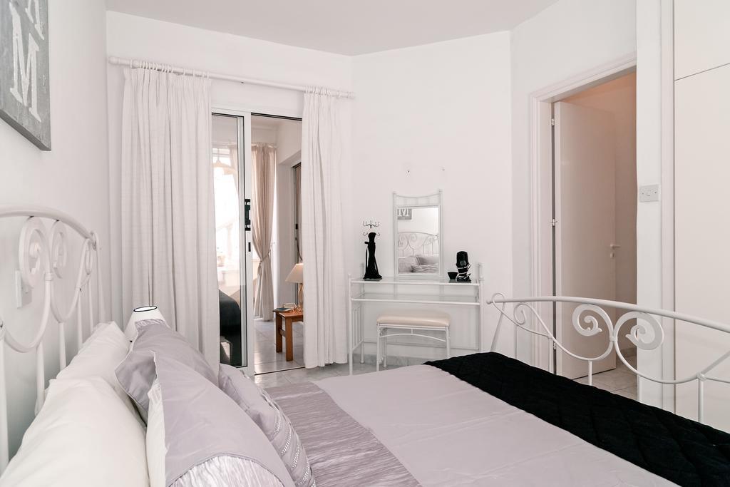 Sue'S Apartment 파포스 외부 사진